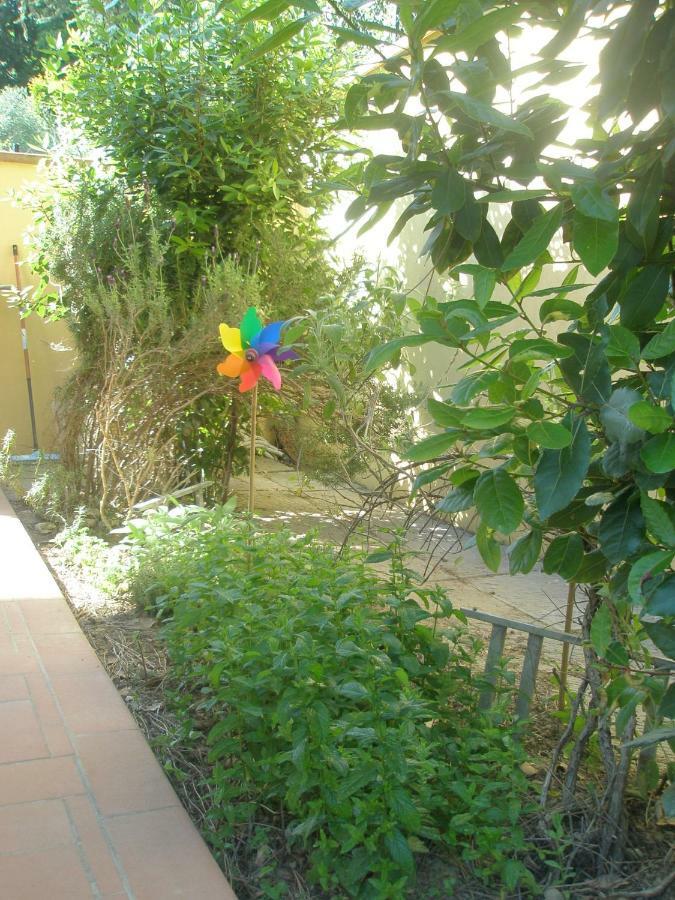 B&B La Rondine Tra Pisa E Lucca San Giuliano Terme Kültér fotó
