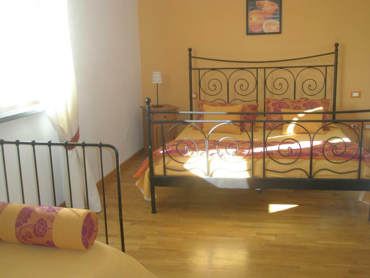 B&B La Rondine Tra Pisa E Lucca San Giuliano Terme Kültér fotó